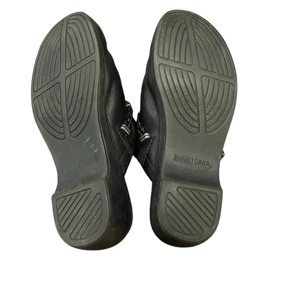 Minnetonka Black Leather Clogs with Braided Accent - 8.5 - Picture 3 of 6